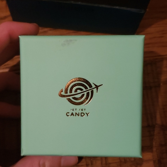Jet Set Candy gift box - Picture 4 of 9